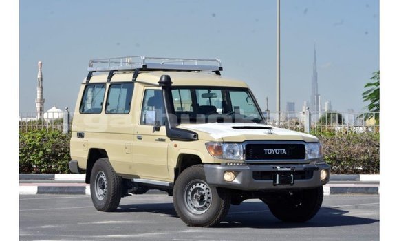 Buy Import Toyota Land Cruiser Beige Car in Import - Dubai in Baa Buy Import Toyota Land Cruiser Beige Car in Import - Dubai in Baa