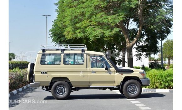 Buy Import Toyota Land Cruiser Beige Car in Import - Dubai in Baa Buy Import Toyota Land Cruiser Beige Car in Import - Dubai in Baa
