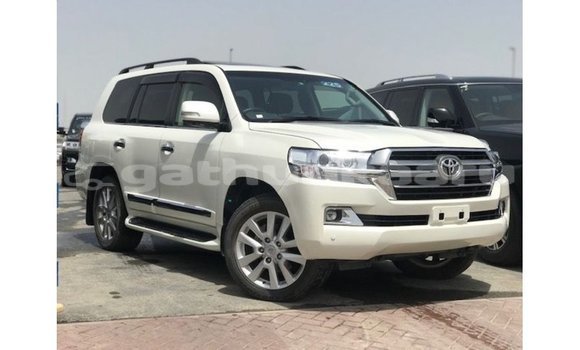Buy Import Toyota Land Cruiser White Car in Import - Dubai in Baa Buy Import Toyota Land Cruiser White Car in Import - Dubai in Baa