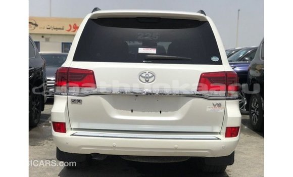 Buy Import Toyota Land Cruiser White Car in Import - Dubai in Baa Buy Import Toyota Land Cruiser White Car in Import - Dubai in Baa