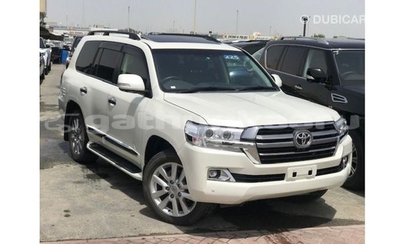 Buy Import Toyota Land Cruiser White Car in Import - Dubai in Baa Buy Import Toyota Land Cruiser White Car in Import - Dubai in Baa