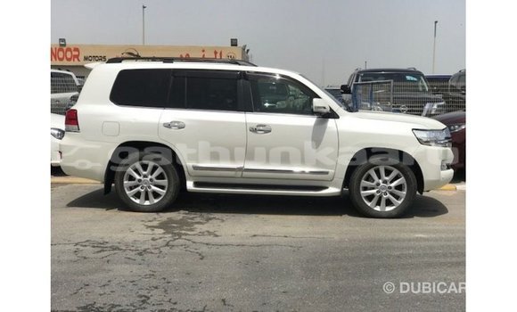 Buy Import Toyota Land Cruiser White Car in Import - Dubai in Baa Buy Import Toyota Land Cruiser White Car in Import - Dubai in Baa