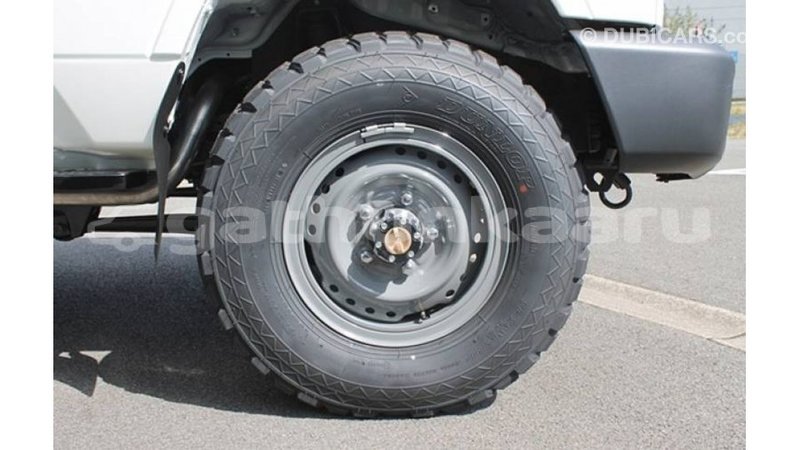 Big with watermark toyota land cruiser baa import dubai 3171