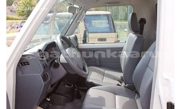 Buy Import Toyota Land Cruiser White Car in Import - Dubai in Baa Buy Import Toyota Land Cruiser White Car in Import - Dubai in Baa
