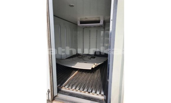 Buy Import Kia Carens White Car in Import - Dubai in Baa Buy Import Kia Carens White Car in Import - Dubai in Baa