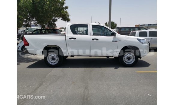 Buy Import Toyota Hilux White Car in Import - Dubai in Baa Buy Import Toyota Hilux White Car in Import - Dubai in Baa