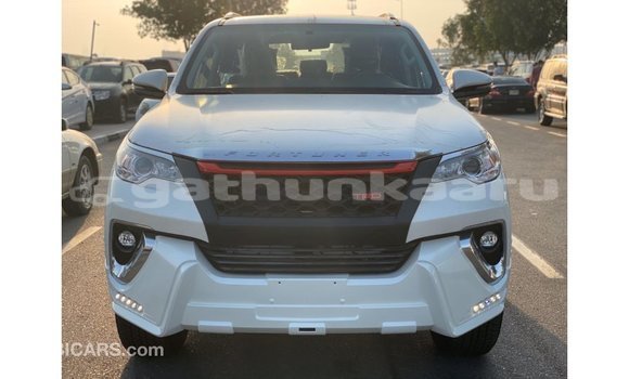 Buy Import Toyota Fortuner White Car in Import - Dubai in Baa Buy Import Toyota Fortuner White Car in Import - Dubai in Baa