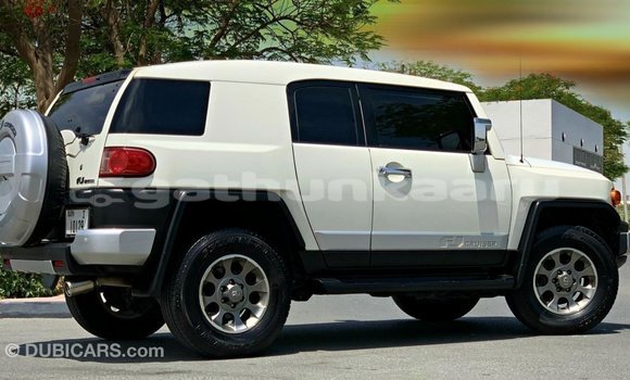 Buy Import Toyota FJ Cruiser White Car in Import - Dubai in Baa Buy Import Toyota FJ Cruiser White Car in Import - Dubai in Baa