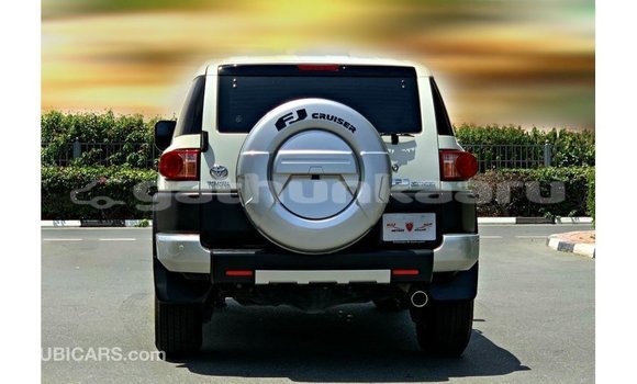 Buy Import Toyota FJ Cruiser White Car in Import - Dubai in Baa Buy Import Toyota FJ Cruiser White Car in Import - Dubai in Baa