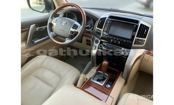 Buy Import Toyota Land Cruiser White Car in Import - Dubai in Baa Buy Import Toyota Land Cruiser White Car in Import - Dubai in Baa