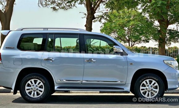 Buy Import Toyota Land Cruiser Blue Car in Import - Dubai in Baa Buy Import Toyota Land Cruiser Blue Car in Import - Dubai in Baa