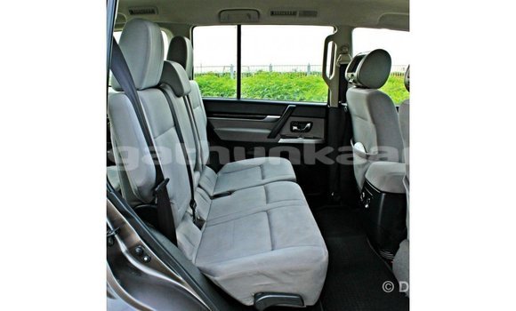 Buy Import Mitsubishi Pajero Brown Car in Import - Dubai in Baa Buy Import Mitsubishi Pajero Brown Car in Import - Dubai in Baa