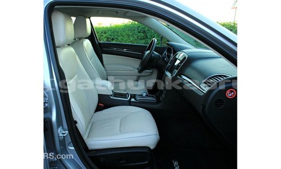 Buy Import Chrysler 300 Other Car in Import - Dubai in Baa Buy Import Chrysler 300 Other Car in Import - Dubai in Baa