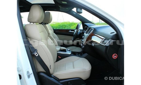 Buy Import Mercedes-Benz 190 White Car in Import - Dubai in Baa Buy Import Mercedes-Benz 190 White Car in Import - Dubai in Baa