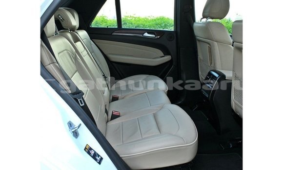 Buy Import Mercedes-Benz 190 White Car in Import - Dubai in Baa Buy Import Mercedes-Benz 190 White Car in Import - Dubai in Baa