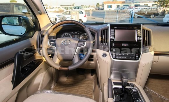 Buy Import Toyota Land Cruiser White Car in Import - Dubai in Baa Buy Import Toyota Land Cruiser White Car in Import - Dubai in Baa