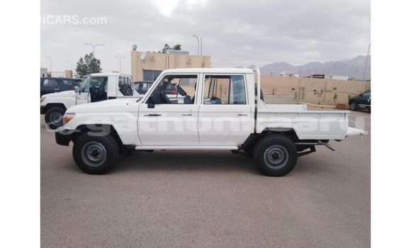 Buy Import Toyota Land Cruiser White Car in Import - Dubai in Baa Buy Import Toyota Land Cruiser White Car in Import - Dubai in Baa