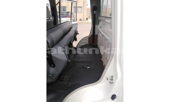 Buy Import Toyota Land Cruiser White Car in Import - Dubai in Baa Buy Import Toyota Land Cruiser White Car in Import - Dubai in Baa