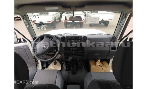 Buy Import Toyota Land Cruiser White Car in Import - Dubai in Baa Buy Import Toyota Land Cruiser White Car in Import - Dubai in Baa