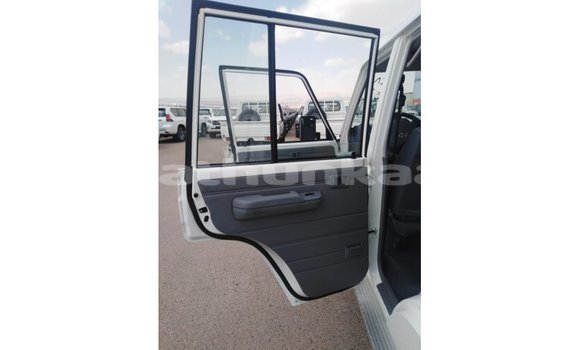 Buy Import Toyota Land Cruiser White Car in Import - Dubai in Baa Buy Import Toyota Land Cruiser White Car in Import - Dubai in Baa