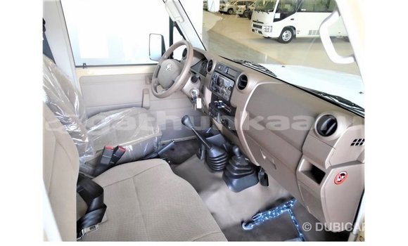 Buy Import Toyota Land Cruiser Beige Car in Import - Dubai in Baa Buy Import Toyota Land Cruiser Beige Car in Import - Dubai in Baa