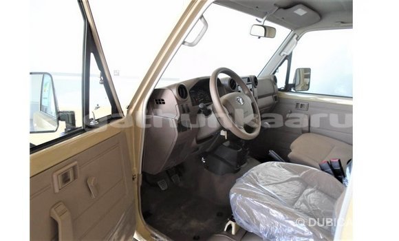 Buy Import Toyota Land Cruiser Beige Car in Import - Dubai in Baa Buy Import Toyota Land Cruiser Beige Car in Import - Dubai in Baa