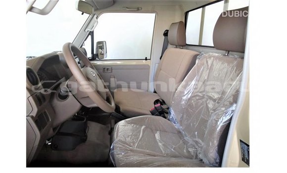 Buy Import Toyota Land Cruiser Beige Car in Import - Dubai in Baa Buy Import Toyota Land Cruiser Beige Car in Import - Dubai in Baa