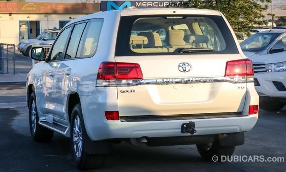 Buy Import Toyota Land Cruiser White Car in Import - Dubai in Baa Buy Import Toyota Land Cruiser White Car in Import - Dubai in Baa