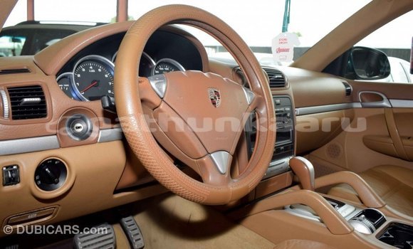 Buy Import Porsche Cayenne Green Car in Import - Dubai in Baa Buy Import Porsche Cayenne Green Car in Import - Dubai in Baa