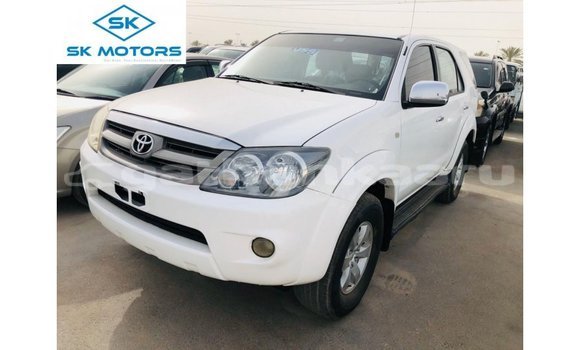 Buy Import Toyota Fortuner White Car in Import - Dubai in Baa