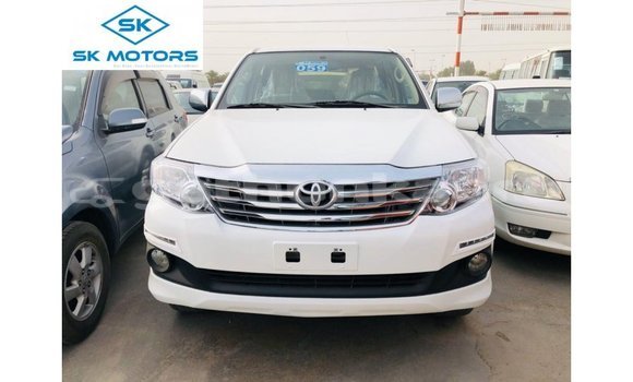 Buy Import Toyota Fortuner White Car in Import - Dubai in Baa