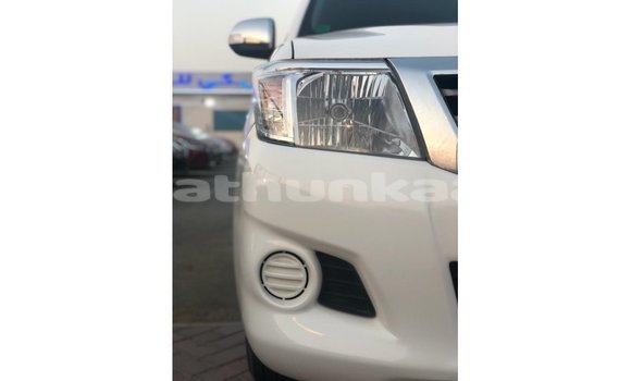 Buy Import Toyota Hilux White Car in Import - Dubai in Baa Buy Import Toyota Hilux White Car in Import - Dubai in Baa