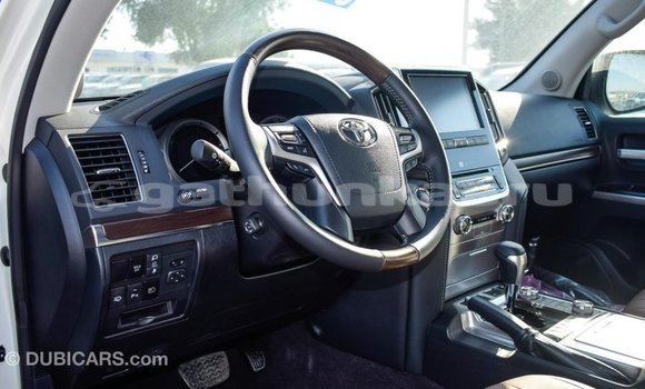 Buy Import Toyota Land Cruiser White Car in Import - Dubai in Baa Buy Import Toyota Land Cruiser White Car in Import - Dubai in Baa