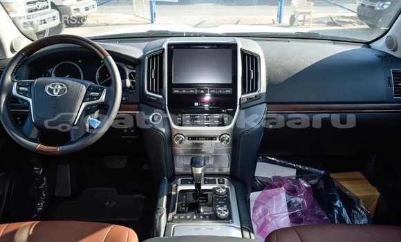 Buy Import Toyota Land Cruiser White Car in Import - Dubai in Baa Buy Import Toyota Land Cruiser White Car in Import - Dubai in Baa