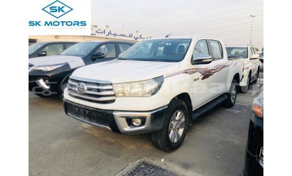 Buy Import Toyota Hilux White Car in Import - Dubai in Baa