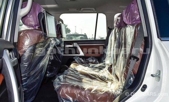 Buy Import Toyota Land Cruiser White Car in Import - Dubai in Baa Buy Import Toyota Land Cruiser White Car in Import - Dubai in Baa