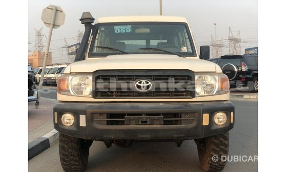 Buy Import Toyota Land Cruiser White Car in Import - Dubai in Baa Buy Import Toyota Land Cruiser White Car in Import - Dubai in Baa