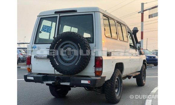 Buy Import Toyota Land Cruiser White Car in Import - Dubai in Baa Buy Import Toyota Land Cruiser White Car in Import - Dubai in Baa