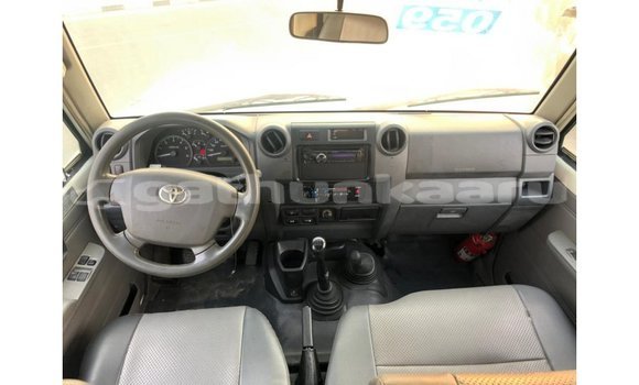 Buy Import Toyota Land Cruiser White Car in Import - Dubai in Baa Buy Import Toyota Land Cruiser White Car in Import - Dubai in Baa