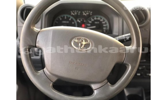 Buy Import Toyota Land Cruiser White Car in Import - Dubai in Baa Buy Import Toyota Land Cruiser White Car in Import - Dubai in Baa
