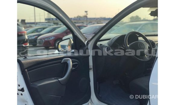 Buy Import Renault Duster White Car in Import - Dubai in Baa Buy Import Renault Duster White Car in Import - Dubai in Baa