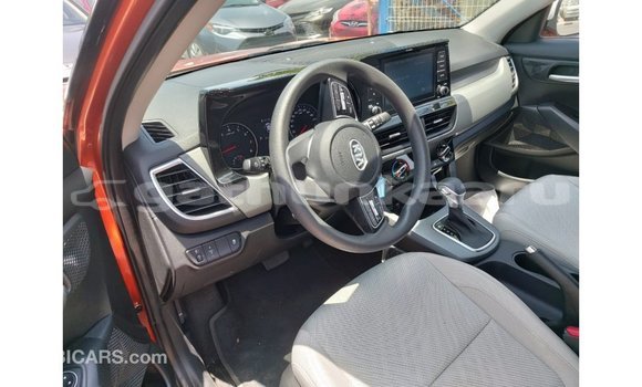 Buy Import Kia Carens Other Car in Import - Dubai in Baa Buy Import Kia Carens Other Car in Import - Dubai in Baa