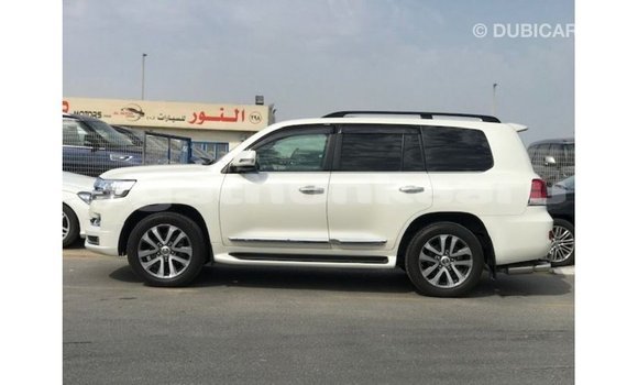 Buy Import Toyota Land Cruiser White Car in Import - Dubai in Baa Buy Import Toyota Land Cruiser White Car in Import - Dubai in Baa