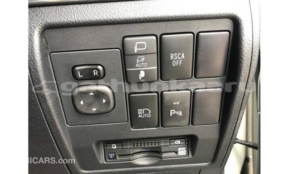 Buy Import Toyota Land Cruiser White Car in Import - Dubai in Baa Buy Import Toyota Land Cruiser White Car in Import - Dubai in Baa