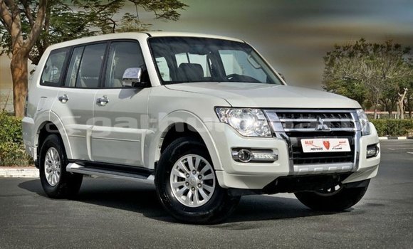 Buy Import Mitsubishi Pajero White Car in Import - Dubai in Baa