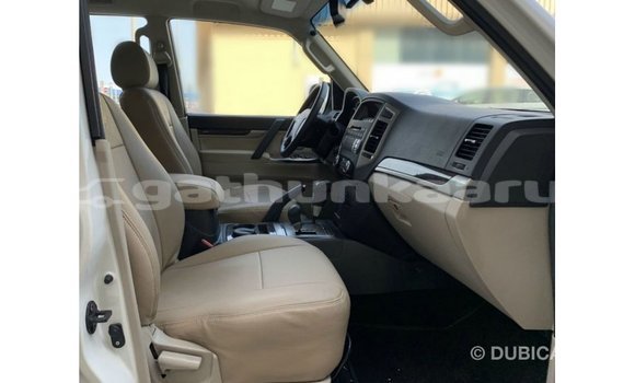 Buy Import Mitsubishi Pajero White Car in Import - Dubai in Baa Buy Import Mitsubishi Pajero White Car in Import - Dubai in Baa