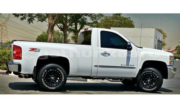 Buy Import Chevrolet Silverado White Car in Import - Dubai in Baa Buy Import Chevrolet Silverado White Car in Import - Dubai in Baa