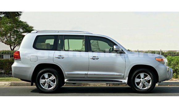 Buy Import Toyota Land Cruiser Other Car in Import - Dubai in Baa Buy Import Toyota Land Cruiser Other Car in Import - Dubai in Baa