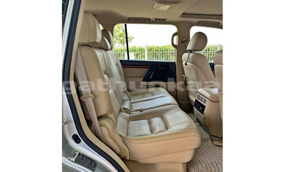 Buy Import Toyota Land Cruiser Other Car in Import - Dubai in Baa Buy Import Toyota Land Cruiser Other Car in Import - Dubai in Baa
