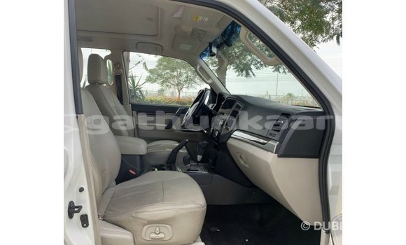 Buy Import Mitsubishi Pajero White Car in Import - Dubai in Baa Buy Import Mitsubishi Pajero White Car in Import - Dubai in Baa